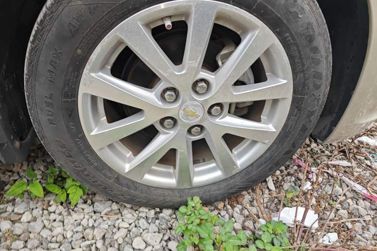 Used Chevrolet Malibu 2014 2.0L Automatic Luxury Edition Right Front Wheel Hub