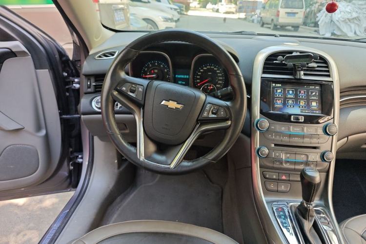 Used Chevrolet Malibu 2014 2.4L Automatic Luxury Edition Steering Wheel