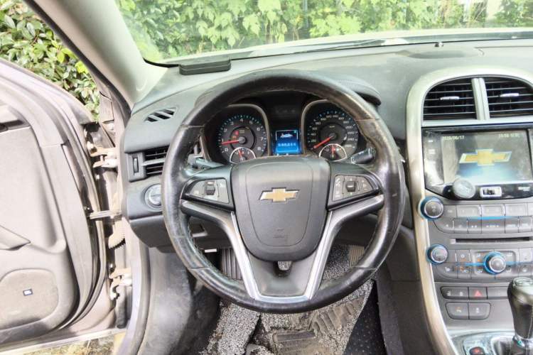 Used Chevrolet Malibu 2014 2.4L Automatic Luxury Edition Steering Wheel