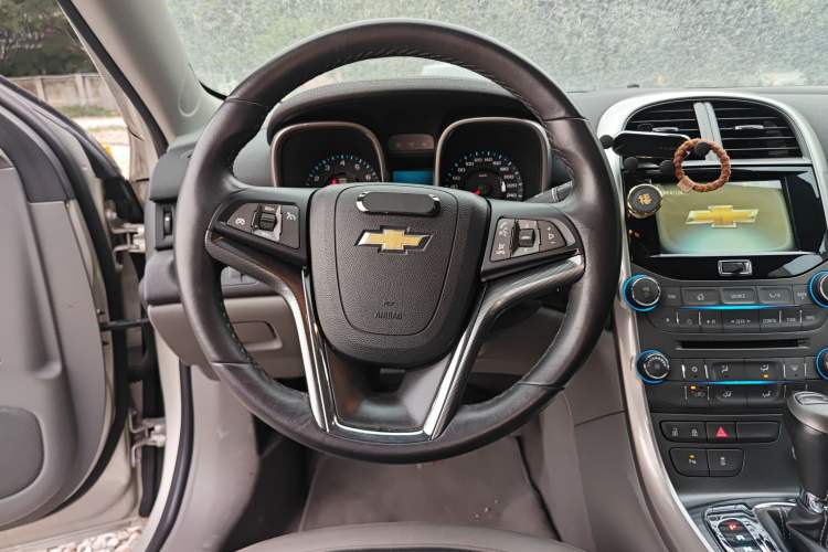 Used Chevrolet Malibu 2014 2.0L Automatic Luxury Edition Steering Wheel