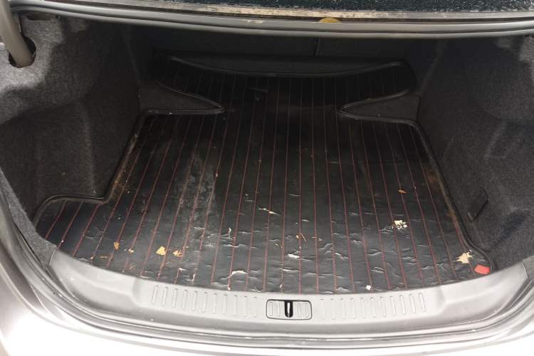 Used Chevrolet Malibu 2014 1.6T Automatic Comfort Edition Trunk
