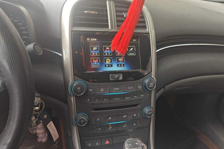 Used Chevrolet Malibu 2014 2.0L Automatic Luxury Edition Audio And AC Panel