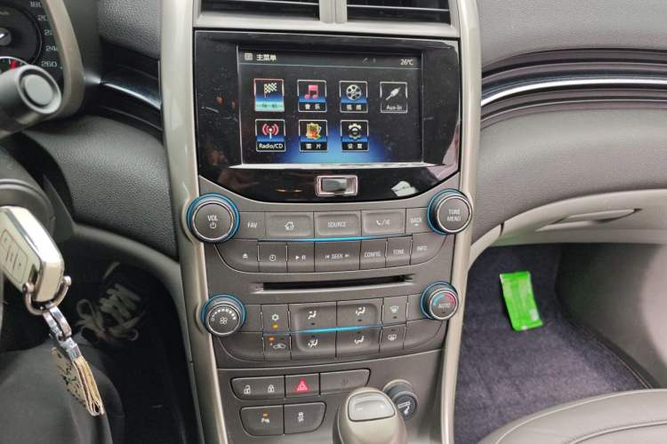Used Chevrolet Malibu 2014 2.0L Automatic Luxury Edition Audio And AC Panel