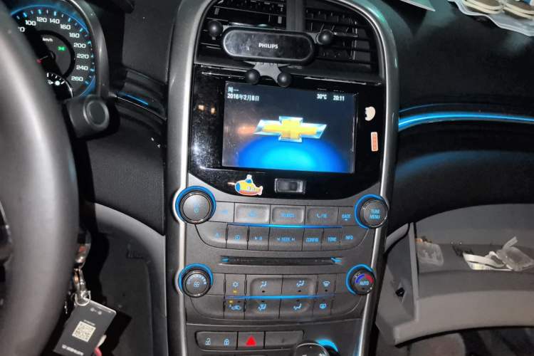 Used Chevrolet Malibu 2014 2.0L Automatic Luxury Edition Audio And AC Panel