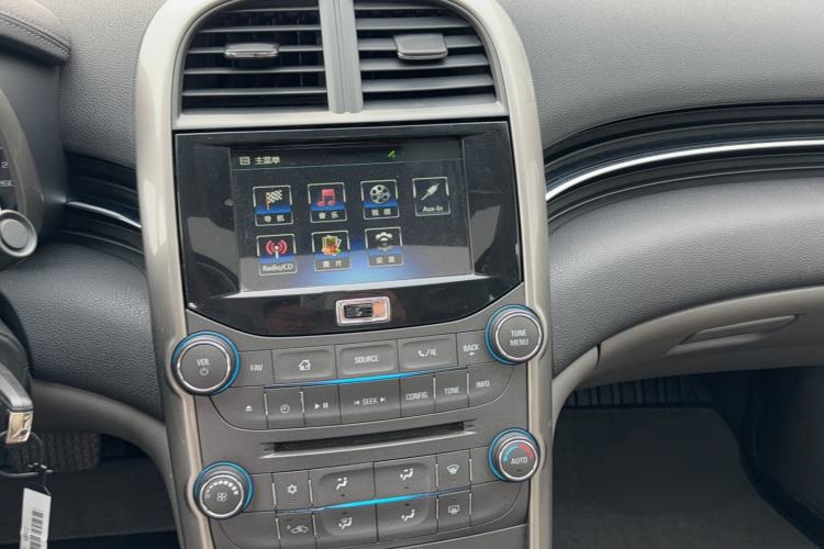 Used Chevrolet Malibu 2014 2.0L Automatic Luxury Edition Audio And AC Panel