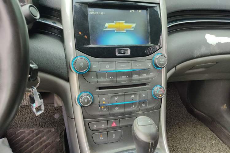 Used Chevrolet Malibu 2014 2.0L Automatic Luxury Edition Audio And AC Panel