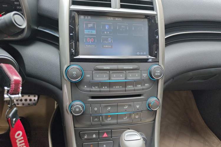 Used Chevrolet Malibu 2014 1.6T Automatic Comfort Edition Audio And AC Panel