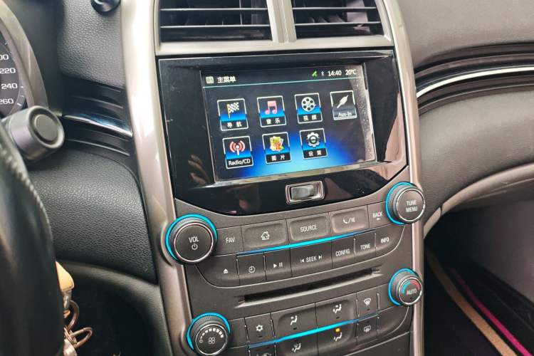 Used Chevrolet Malibu 2014 2.0L Automatic Luxury Edition Audio And AC Panel