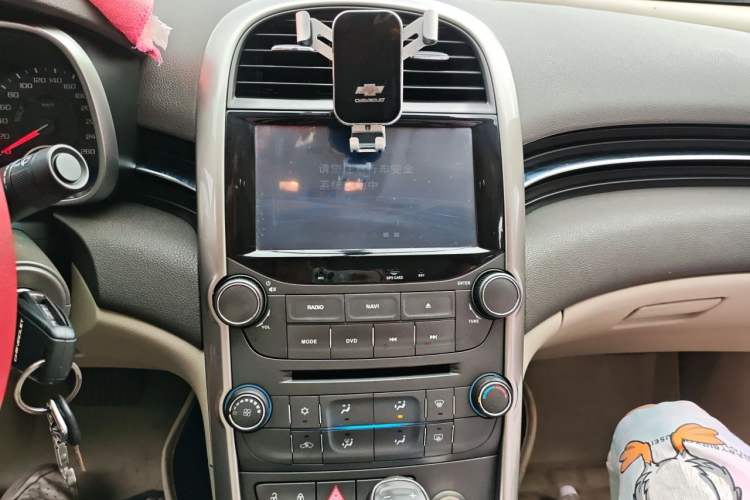 Used Chevrolet Malibu 2014 2.0L Automatic Comfort Edition Audio And AC Panel