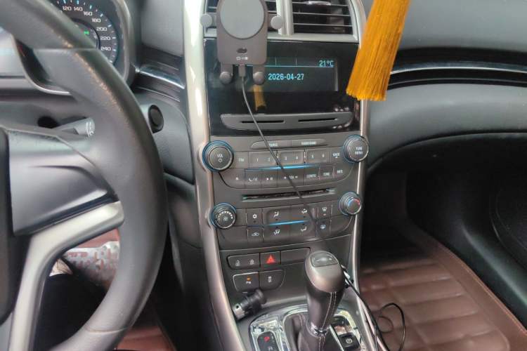Used Chevrolet Malibu 2014 1.6T Automatic Comfort Edition Audio And AC Panel