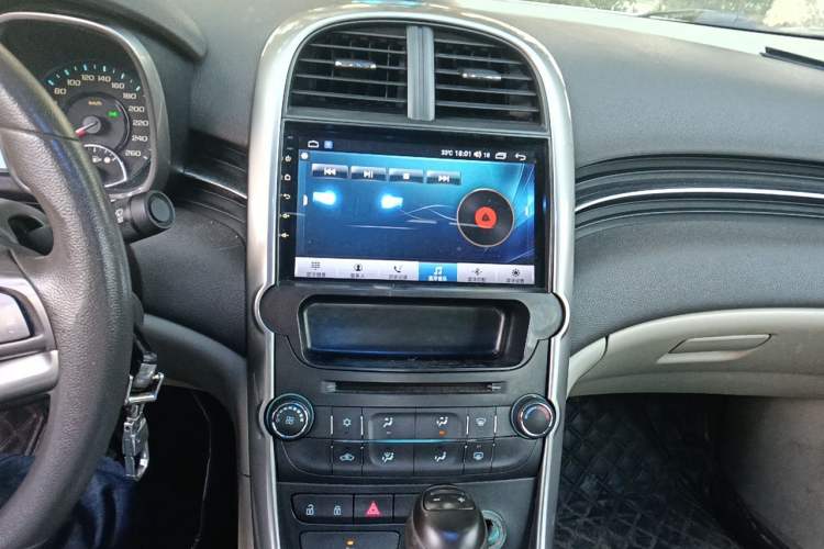 Used Chevrolet Malibu 2014 2.0L Automatic Comfort Edition Audio And AC Panel