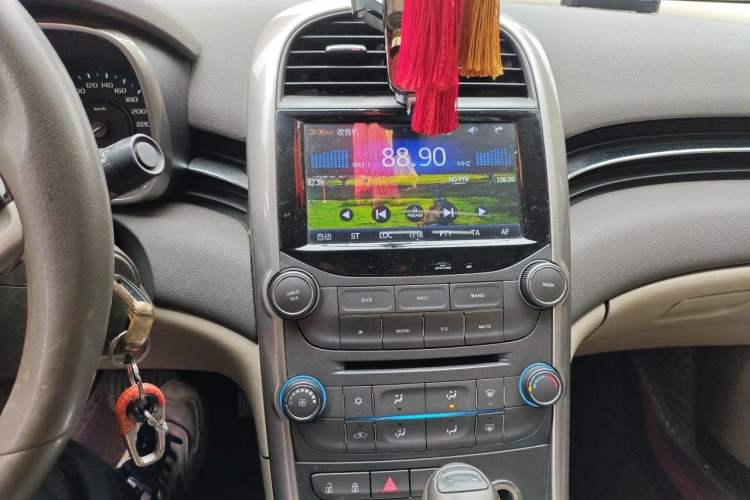 Used Chevrolet Malibu 2014 2.0L Automatic Comfort Edition Audio And AC Panel