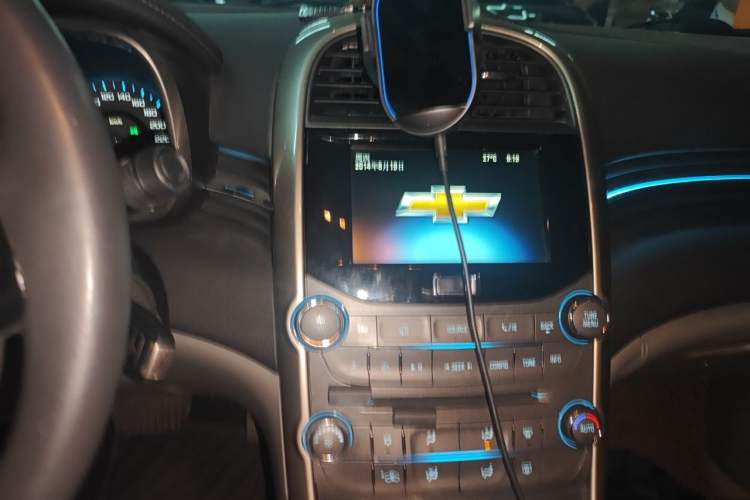 Used Chevrolet Malibu 2014 2.0L Automatic Luxury Edition Audio And AC Panel
