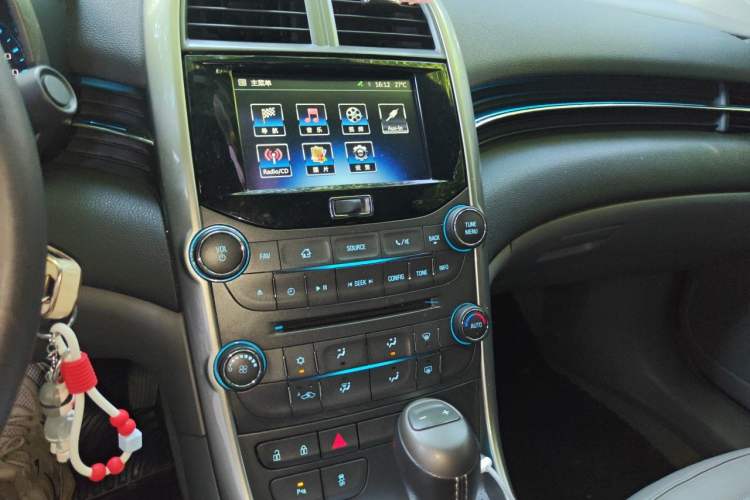Used Chevrolet Malibu 2014 2.0L Automatic Luxury Edition Audio And AC Panel