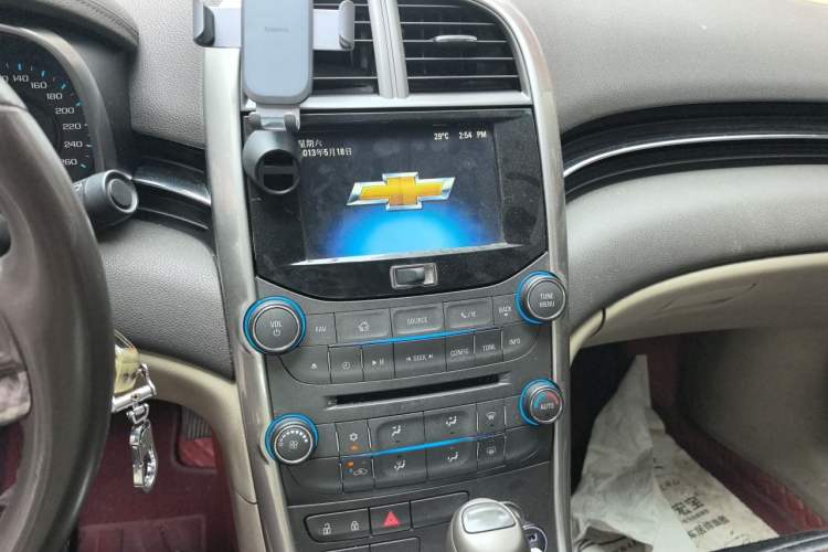Used Chevrolet Malibu 2014 2.0L Automatic Comfort Edition Audio And AC Panel
