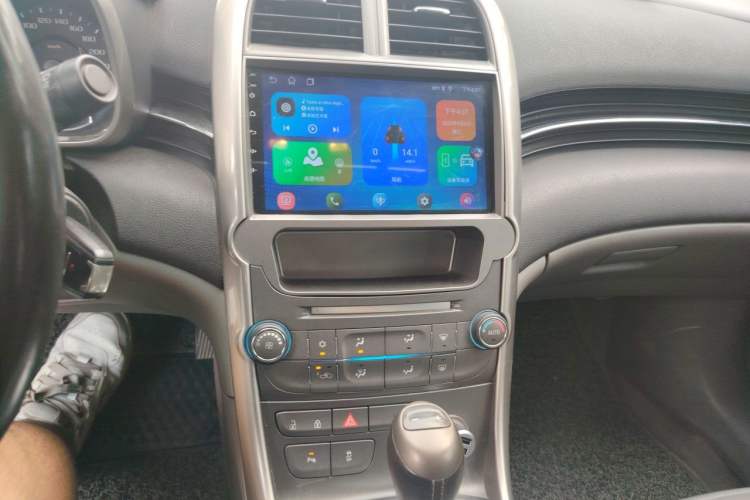Used Chevrolet Malibu 2014 2.0L Automatic Luxury Edition Audio And AC Panel