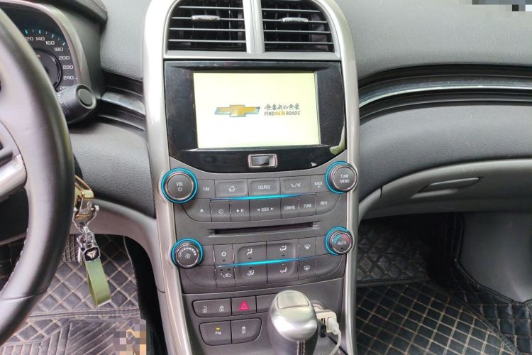Used Chevrolet Malibu 2014 2.0L Automatic Luxury Edition Audio And AC Panel