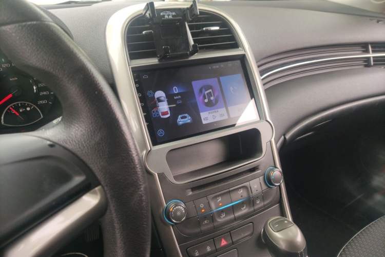 Used Chevrolet Malibu 2014 1.6T Automatic Comfort Edition Audio And AC Panel