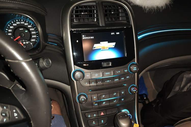 Used Chevrolet Malibu 2014 2.0L Automatic Luxury Edition Audio And AC Panel