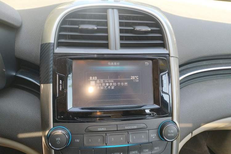 Used Chevrolet Malibu 2014 2.0L Automatic Comfort Edition Audio And AC Panel