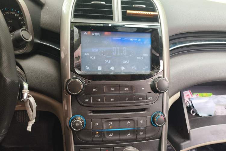 Used Chevrolet Malibu 2014 2.0L Automatic Comfort Edition Audio And AC Panel