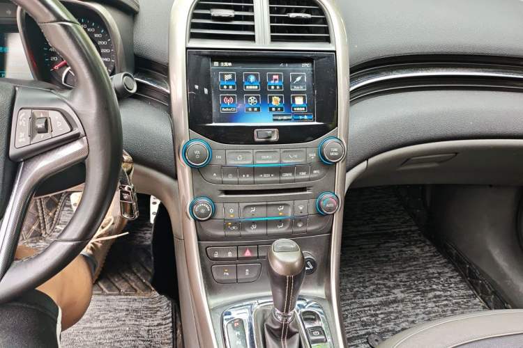 Used Chevrolet Malibu 2014 2.0L Automatic Luxury Edition Audio And AC Panel