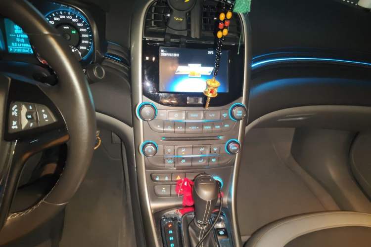 Used Chevrolet Malibu 2014 2.4L Automatic Luxury Edition Audio And AC Panel