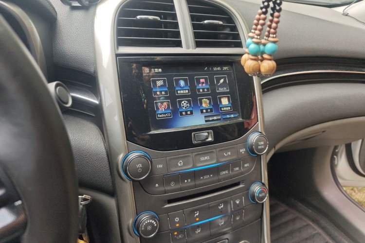 Used Chevrolet Malibu 2014 2.0L Automatic Luxury Edition Audio And AC Panel