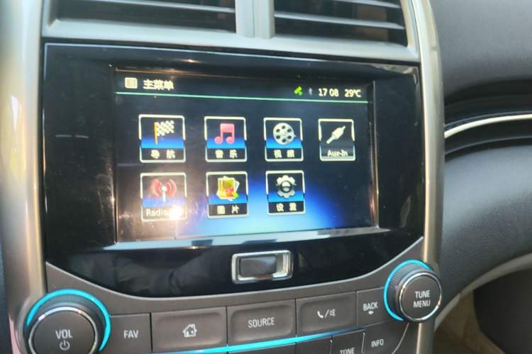 Used Chevrolet Malibu 2014 2.0L Automatic Luxury Edition Audio And AC Panel