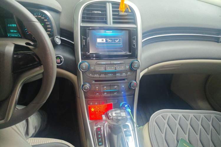 Used Chevrolet Malibu 2014 2.0L Automatic Comfort Edition Audio And AC Panel