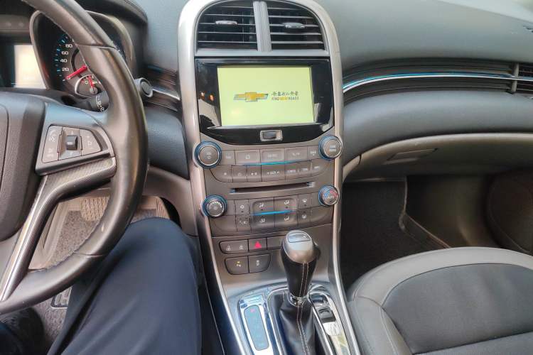 Used Chevrolet Malibu 2014 2.4L Automatic Luxury Edition Audio And AC Panel