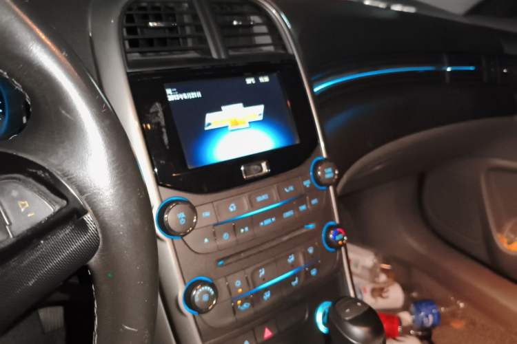 Used Chevrolet Malibu 2014 2.0L Automatic Luxury Edition Audio And AC Panel