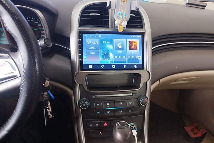 Used Chevrolet Malibu 2014 2.0L Automatic Comfort Edition Audio And AC Panel
