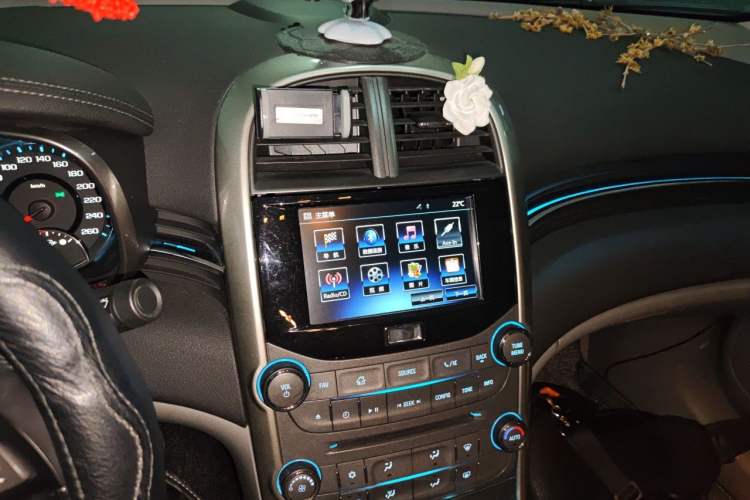 Used Chevrolet Malibu 2014 2.0L Automatic Luxury Edition Audio And AC Panel