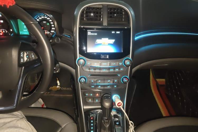 Used Chevrolet Malibu 2014 2.0L Automatic Luxury Edition Audio And AC Panel