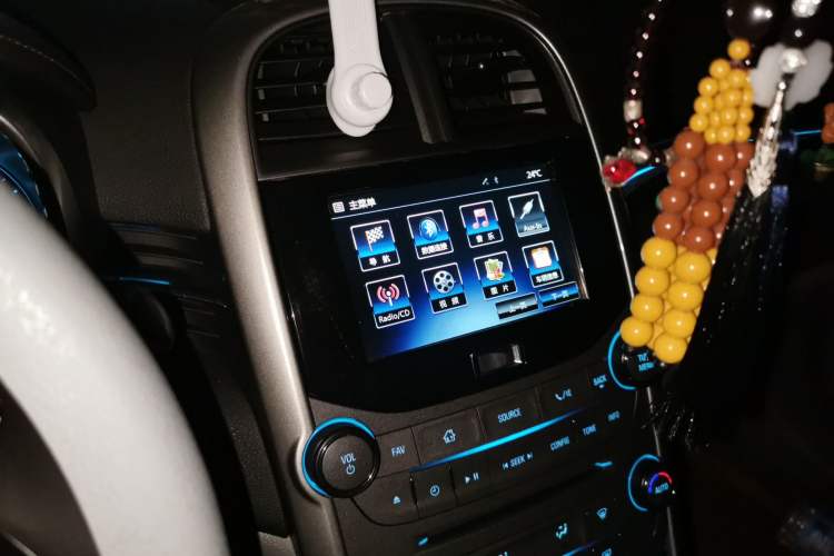Used Chevrolet Malibu 2014 2.4L Automatic Luxury Edition Audio And AC Panel