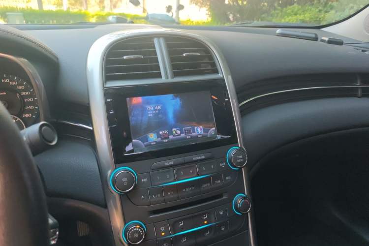 Used Chevrolet Malibu 2014 1.6T Automatic Comfort Edition Audio And AC Panel