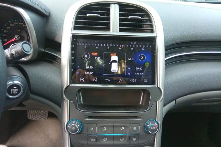Used Chevrolet Malibu 2014 2.0L Automatic Luxury Edition Audio And AC Panel