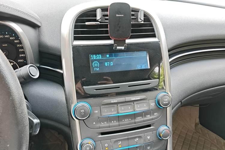 Used Chevrolet Malibu 2014 1.6T Automatic Comfort Edition Audio And AC Panel