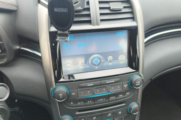 Used Chevrolet Malibu 2014 1.6T Automatic Comfort Edition Audio And AC Panel