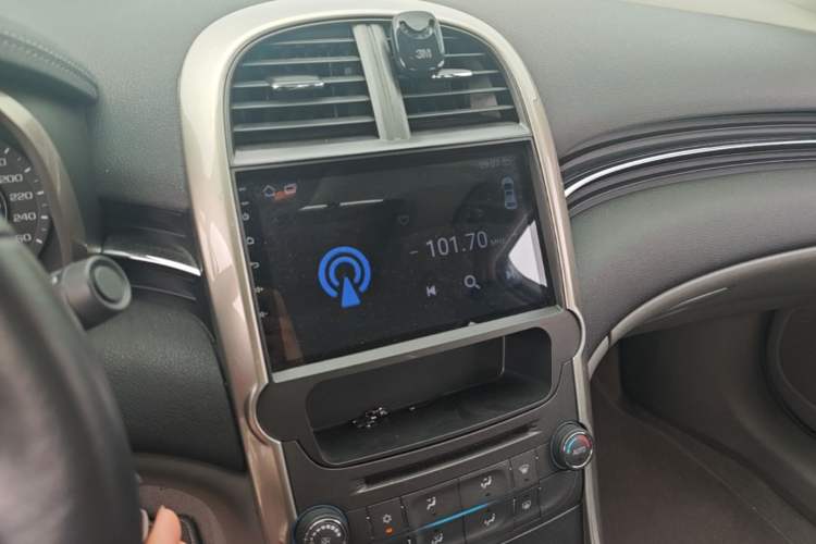 Used Chevrolet Malibu 2014 2.0L Automatic Luxury Edition Audio And AC Panel