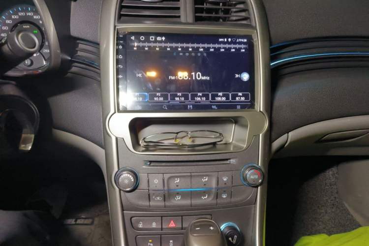 Used Chevrolet Malibu 2014 2.0L Automatic Luxury Edition Audio And AC Panel