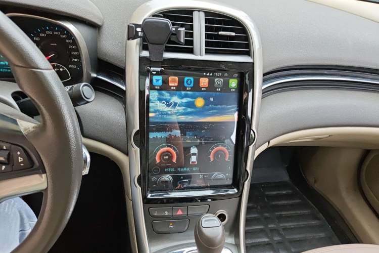 Used Chevrolet Malibu 2014 2.0L Automatic Comfort Edition Audio And AC Panel