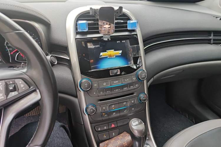 Used Chevrolet Malibu 2014 2.4L Automatic Luxury Edition Audio And AC Panel