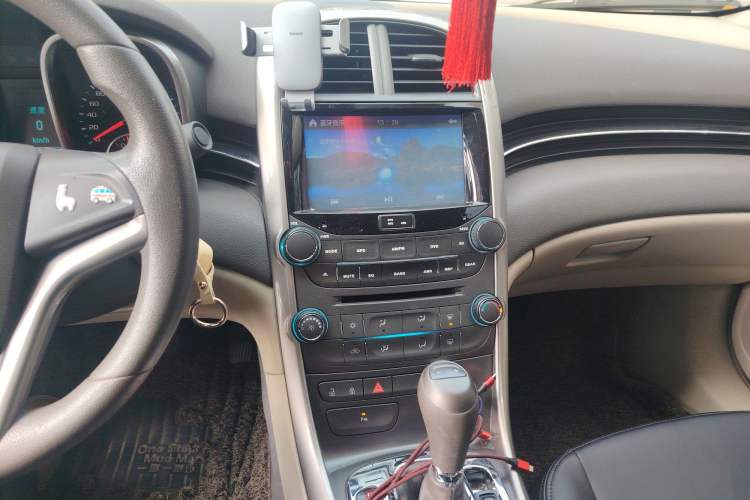 Used Chevrolet Malibu 2014 2.0L Automatic Comfort Edition Audio And AC Panel