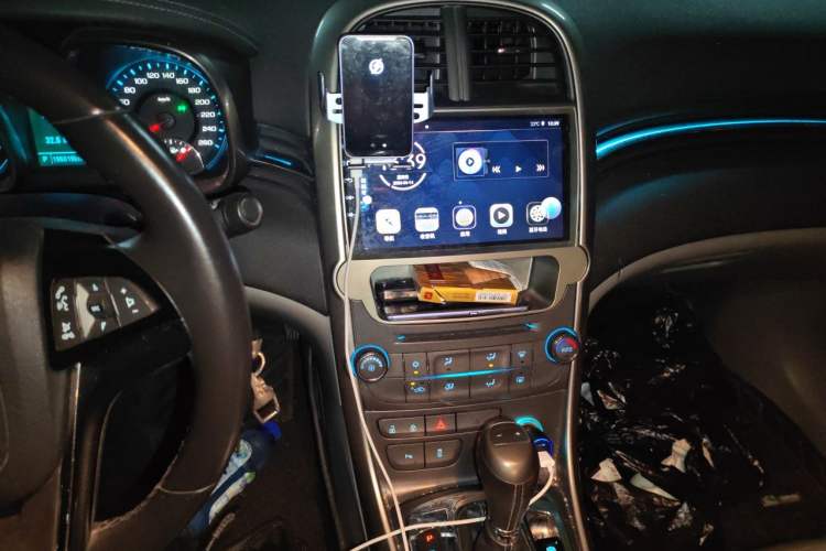 Used Chevrolet Malibu 2014 2.0L Automatic Luxury Edition Audio And AC Panel