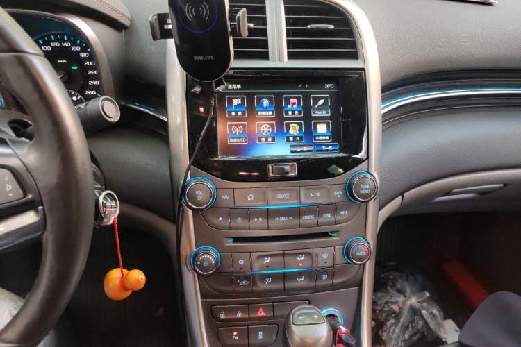 Used Chevrolet Malibu 2014 2.0L Automatic Luxury Edition Audio And AC Panel