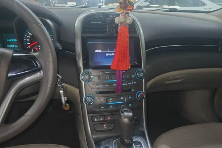 Used Chevrolet Malibu 2014 2.0L Automatic Comfort Edition Audio And AC Panel