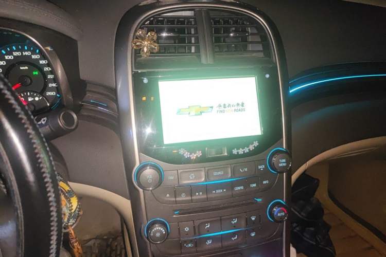 Used Chevrolet Malibu 2014 2.0L Automatic Luxury Edition Audio And AC Panel