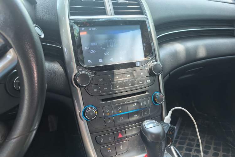 Used Chevrolet Malibu 2014 1.6T Automatic Comfort Edition Audio And AC Panel